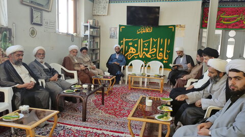 تصاویر/ نشست اساتید و معاونان مدرسه علمیه آیت‌الله مدنی کاشانی(ره)