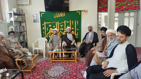 تصاویر/ نشست اساتید و معاونان مدرسه علمیه آیت‌الله مدنی کاشانی(ره)