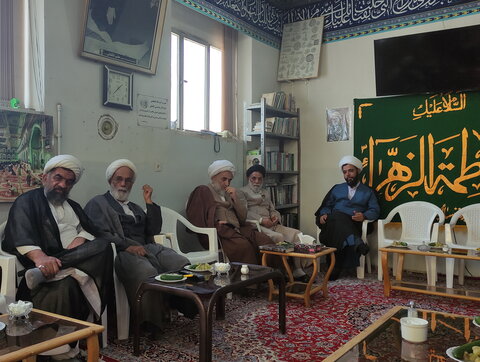 تصاویر/ نشست اساتید و معاونان مدرسه علمیه آیت‌الله مدنی کاشانی(ره)