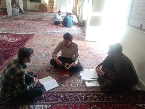 تصاویر/ حلقه های مباحثه علمی طلاب مدرسه علمیه حضرت ولیعصر(عج) تبریز