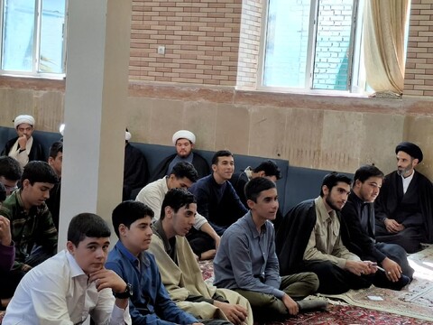 تصاویر/ نشست تربیتی "راه و رسم طلبگی" در مدرسه علمیه حضرت امیرالمؤمنین(ع) تبریز