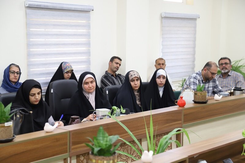 « نِی مِه در شرجی» در بوشهر نقد و بررسی شد+ تصویر