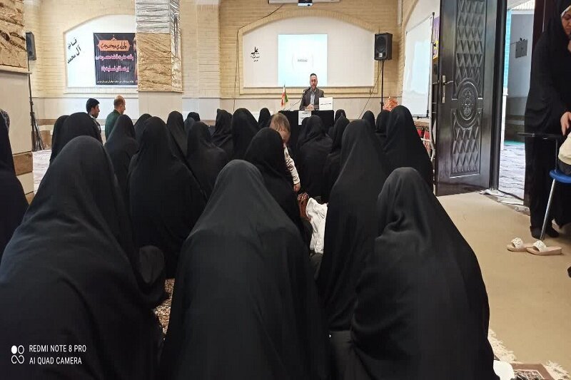 زنان طلایه داران جهاد تبیین و دفاع از آرمان های نظام هستند+ عکس