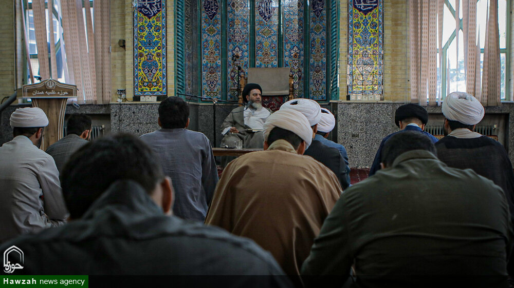 فیلم| درس اخلاق طلاب مدرسه علمیه آیت‌الله آخوند همدان