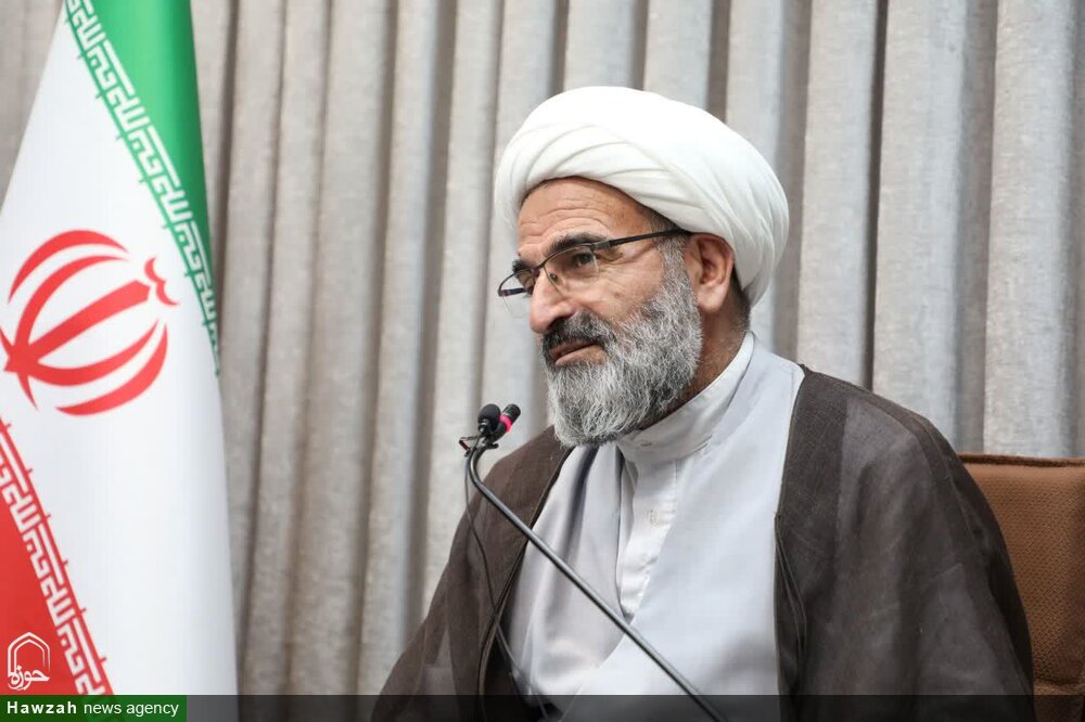 زمینه اشتغال عزتمندانه نیازمندان فراهم شود