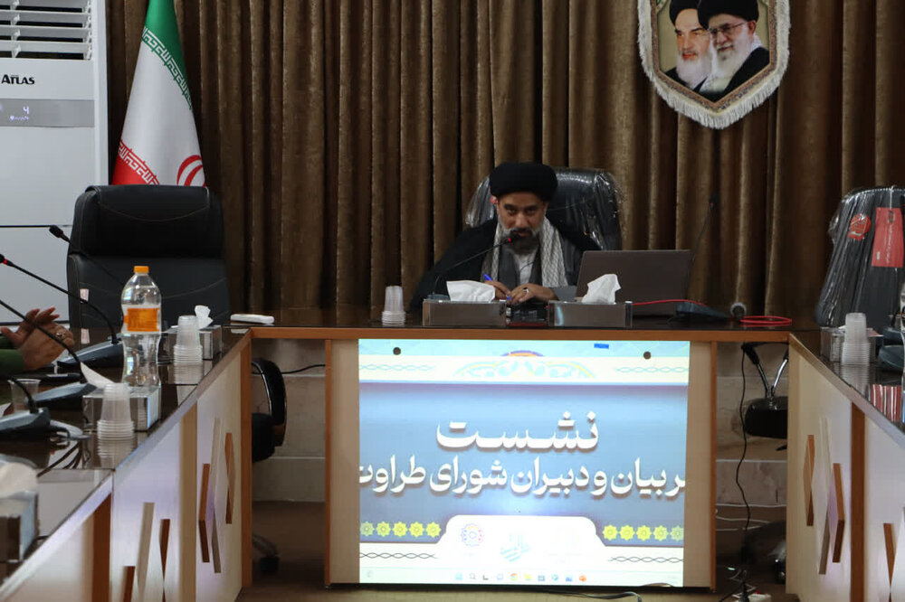 نشست هم‌افزایی مربیان و دبیران شورای طراوت ۵ در یزد+عکس