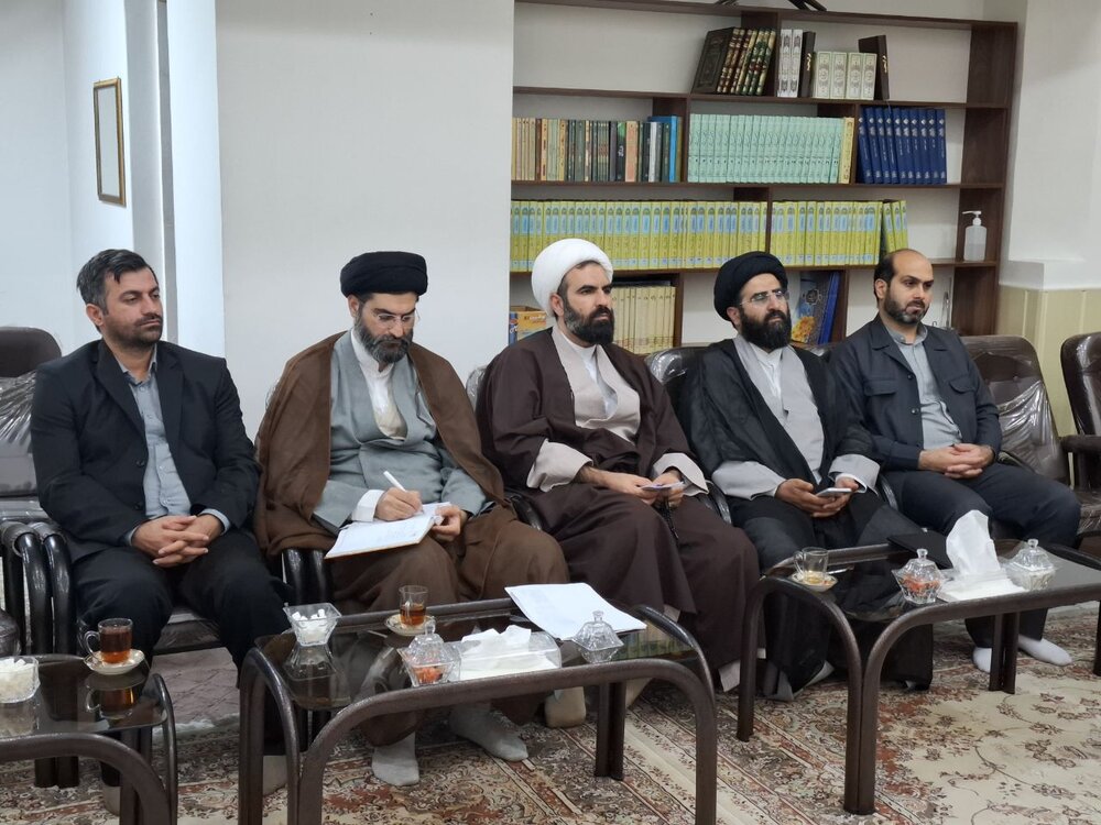 معاون موقوفات حوزه های علمیه کشور با نماینده ولی فقیه در گیلان دیدار کرد