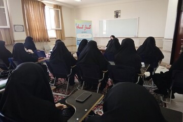 مطالعه، آموزش و تمرین مثلث طلایی موفقیت در مهارت نویسندگی است