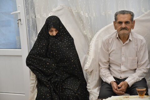 تصاویر/ دیدار امام جمعه شهرستان خوی با  خانواده شهدا