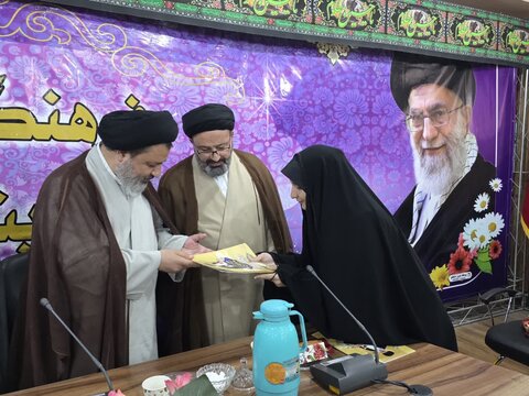 تصاویر/ آیین تجلیل از خادمین ایام محرم و صفر در ماکو