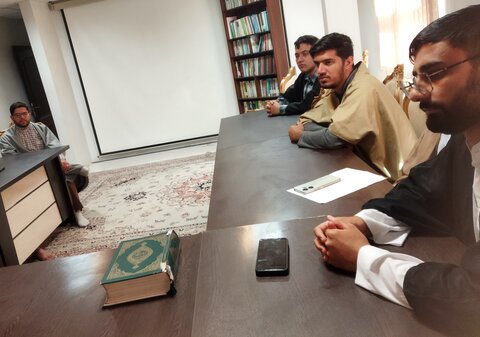 تصاویر/ احیای سنت «درس عمومی» در مدرسه علمیه سفیران هدایت امام صادق(ع)