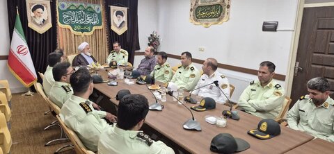 تصاویر / دیدار پرسنل نیروی انتظامی بویین زهرا وآبیک با ائمه جمعه