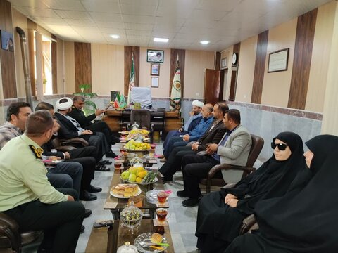 تصاویر/ مدیر و معاون تهذیب مدرسه علمیه امام صادق (ع) قروه با فرمانده انتظامی این شهرستان