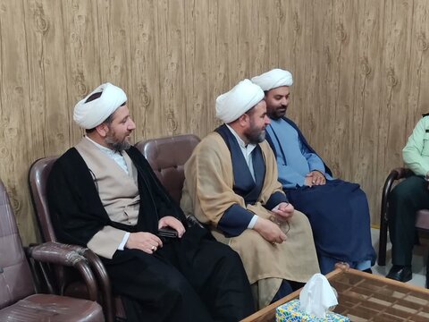 تصاویر/ مدیر و معاون تهذیب مدرسه علمیه امام صادق (ع) قروه با فرمانده انتظامی این شهرستان