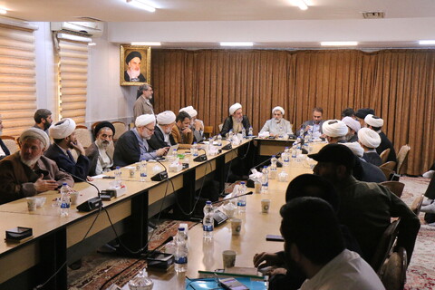 تصاویر/ جلسه هم اندیشی دبیران محترم ستادهای راهبری حوزه