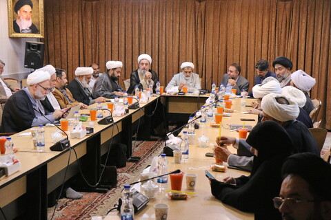 تصاویر/ جلسه هم اندیشی دبیران محترم ستادهای راهبری حوزه