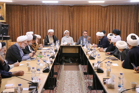 تصاویر/ جلسه هم اندیشی دبیران محترم ستادهای راهبری حوزه