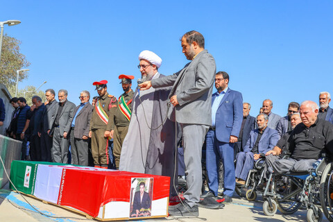 تصاویر | اقامه نماز بر پیکر جانباز شهید قربانعلی خرسندی