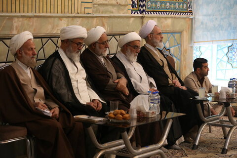 آیت الله العظمی مکارم شیرازی در دیدار شخصیت های حوزوی و اساتید و طلاب