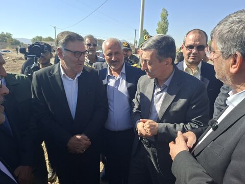 تصاویر آئین افتتاح تعدادی از مدارس احداثی به کمک بنیاد برکت در شهرستان دلفان