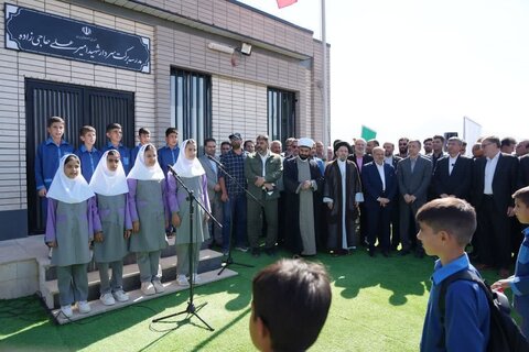 تصاویر آئین افتتاح تعدادی از مدارس احداثی به کمک بنیاد برکت در شهرستان دلفان