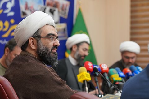 تصاویر/ نشست بزرگداشت یوم الله ۱۳ آبان