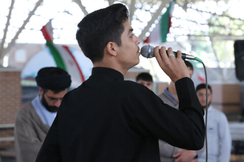 تصاویر | غبارروبی گلزار شهدای تبریز  توسط طلاب مدرسه علمیه امیرالمومنین تبریز