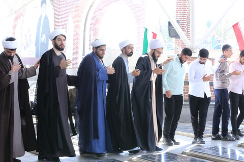 فیلم | غبارروبی گلزار شهدای تبریز توسط طلاب مدرسه علمیه امیرالمومنین (ع)تبریز