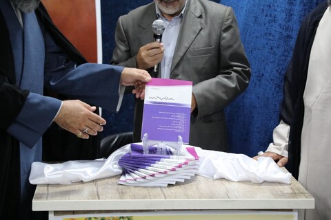 رونمایی از اولین مجله علمی مدرسه علمیه حضرت ولی عصر (عج) شهرستان ابرکوه