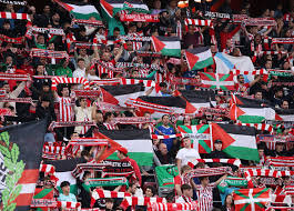 Athletic Bilbao invites Palestinian refugees onto pitch in tribute for Gaza