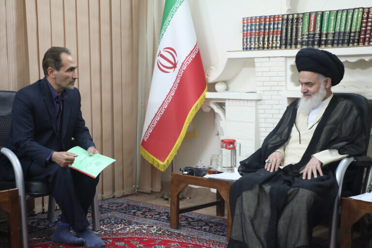 انتقاد شدید رئیس جامعه مدرسین حوزه از گرانی‌های افسارگسیخته / چرا قیمت برخی کالاها از شب تا صبح دو برابر می‌شود؟