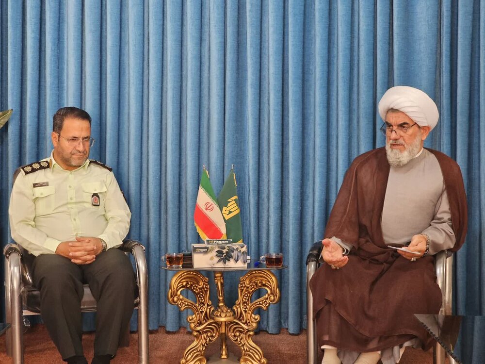 تقدیر ائمه جمعه بویین زهرا وآبیک از نیروهای انتظامی