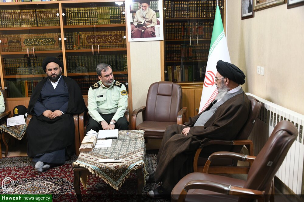 نیروی انتظامی باید مانع گناهان علنی در جامعه شود