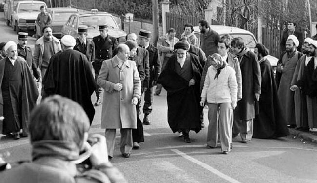 نوفل‌لوشاتو؛ تبعید یا تریبون جهانی انقلاب؟
