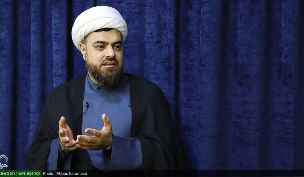 Başörtülü Bir Şekilde Köpek Beslemek: Yeni Bir Yaşam Tarzı mı Yoksa Beğeni Toplamanın Yeni Formülü mü?!