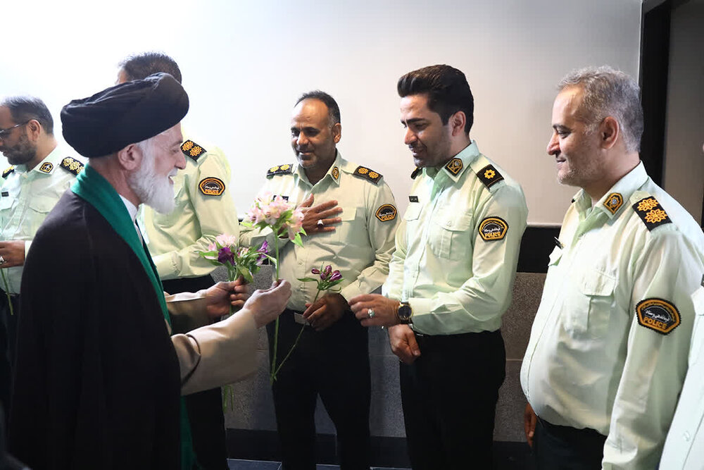 تصاویر تجلیل از فرمانده انتظامی