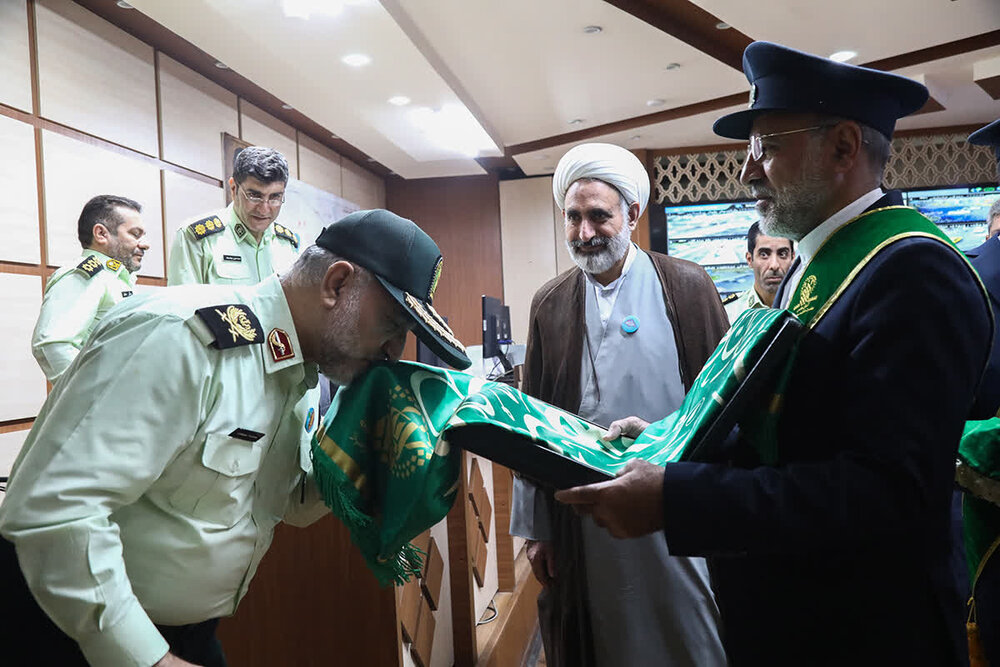 تصاویر تجلیل از فرمانده انتظامی