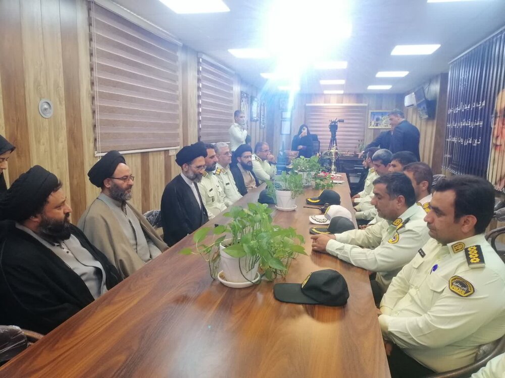 تحکیم مبانی مشورتی کار نیروی انتظامی را در میدان عمل آسان می کند