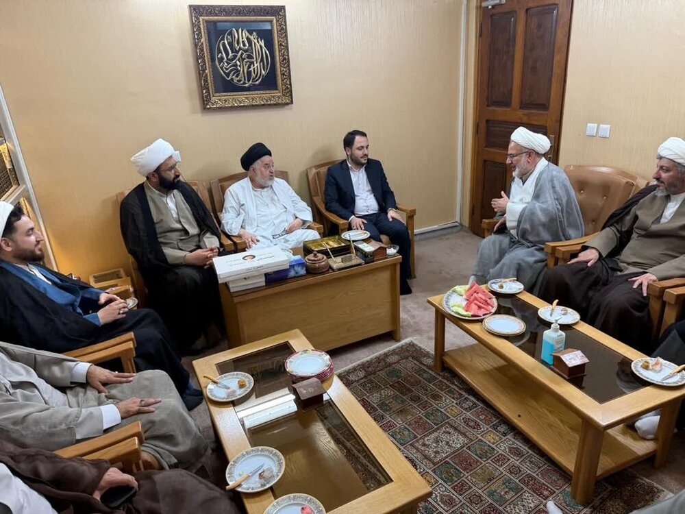 حضور معاونین حوزه علمیه در دفتر نماینده آیت الله العظمی سیستانی