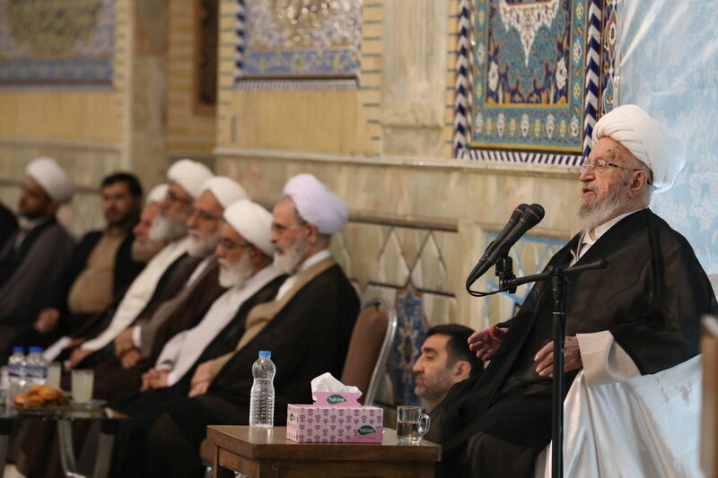 آية الله العظمى مكارم الشيرازي يُؤكّد على توظيف التقنيات الحديثة في خدمة العلم في الحوزات العلمية والدعوة