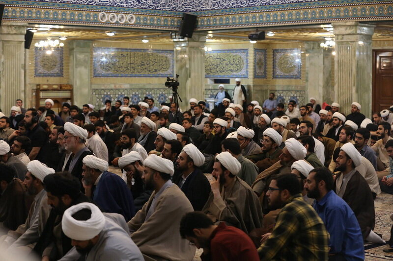 آية الله العظمى مكارم الشيرازي يُؤكّد على توظيف التقنيات الحديثة في خدمة العلم في الحوزات العلمية والدعوة