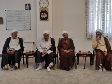 تصاویر/ دیدار معاون تبلیغ و جمعی از روحانیون طرح هجرت شهرستان رفسنجان با امام جمعه جدید شهر