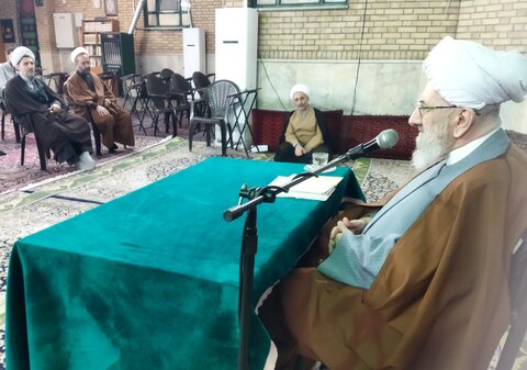 تصاویر/ درس اخلاق مدرسه علمیه حضرت حجت (عج)