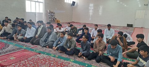 تصاویر/ نشست بصیرتی طلاب مدرسه علمیه حضرت امیرالمؤمنین (ع) سندرک