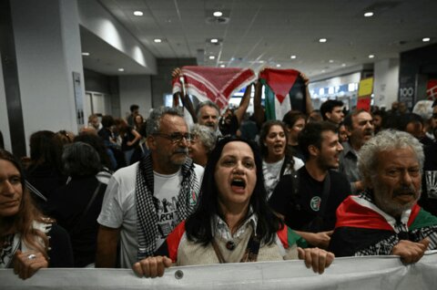 اسرائیل کی جیل سے رہا ہونے والی سوئیڈش کارکن گریٹا تھنبرگ بیان: فلسطین میں وحشیانہ نسل‌کشی جاری ہے