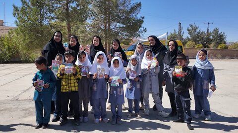 تصاویر/ برگزاری جشن روز ملی روستا و هفته ملی کودک در روستای بساب بافق