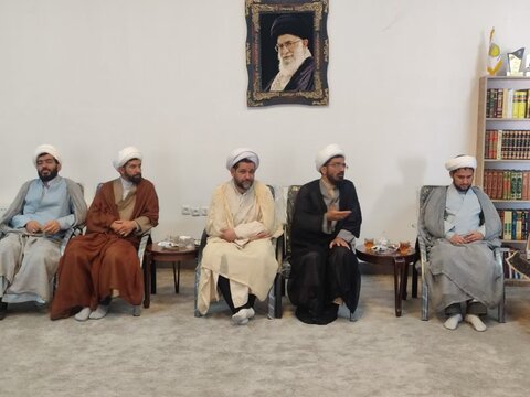 تصاویر/ دیدار معاون تبلیغ و جمعی از روحانیون طرح هجرت شهرستان رفسنجان با امام جمعه جدید شهر