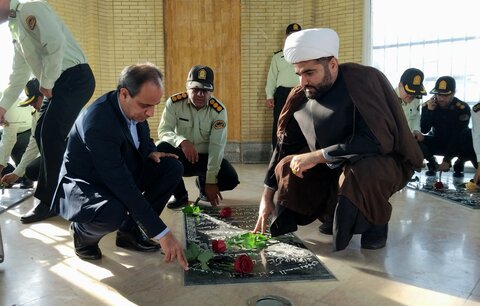 تصاویر غبارروبی مزار شهدای گمنام دیّر