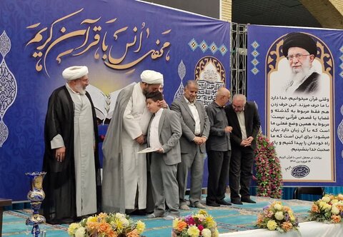 تصاویر/ محفل انس با قرآن کریم در مصلای امام خمینی (ره) ارومیه