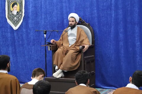 تصاویر/ جلسه اخلاق طلاب مدرسه علمیه امام خامنه ای ارومیه